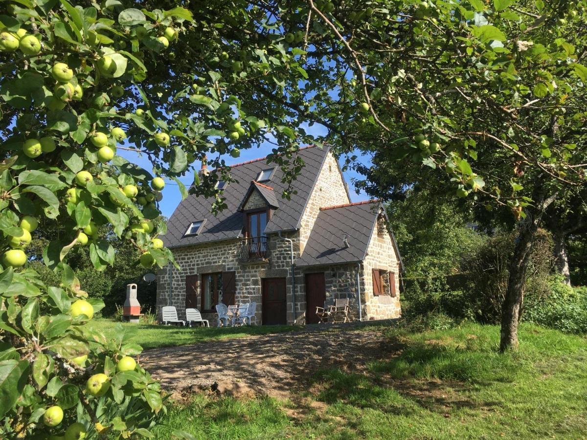 The Gingerbread House Cottage Beauficel Exterior photo